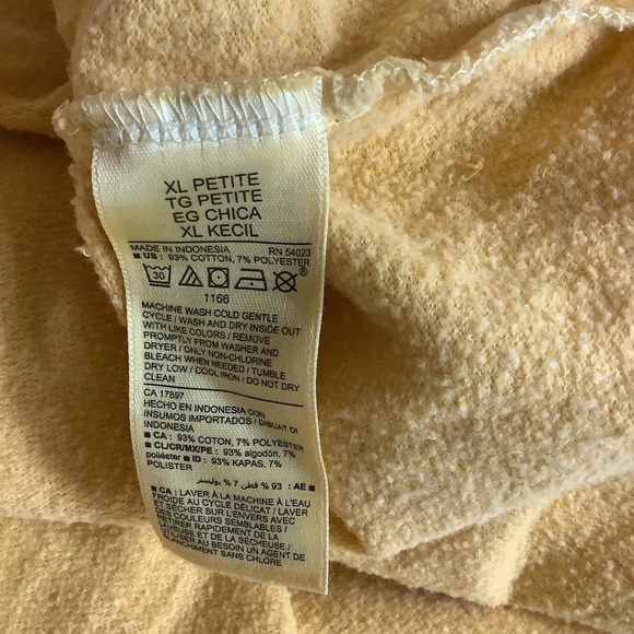 Old Navy Size XL Petite Yellow Ruffle Sleeve Sweatshirt - Picture 6 of 6